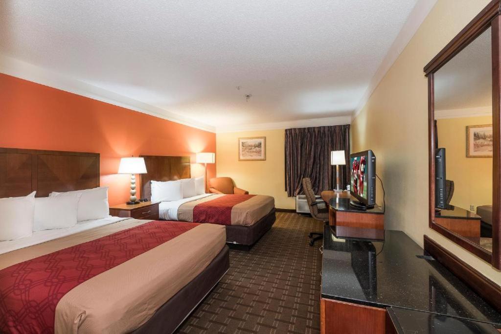 My Home & Suites Madison Ga 外观 照片