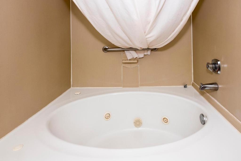 My Home & Suites Madison Ga 外观 照片